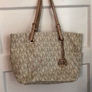 MK tote